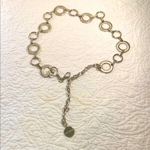 Nine West Silver Chain Link belt Size M Like NEW All seasons All occasions Cute